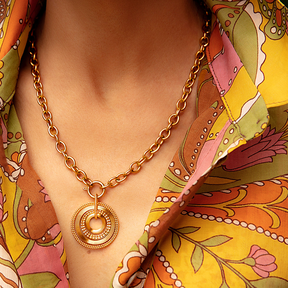 Halskette No.1 mit Ethno-Anhänger vergoldet - Detailansicht