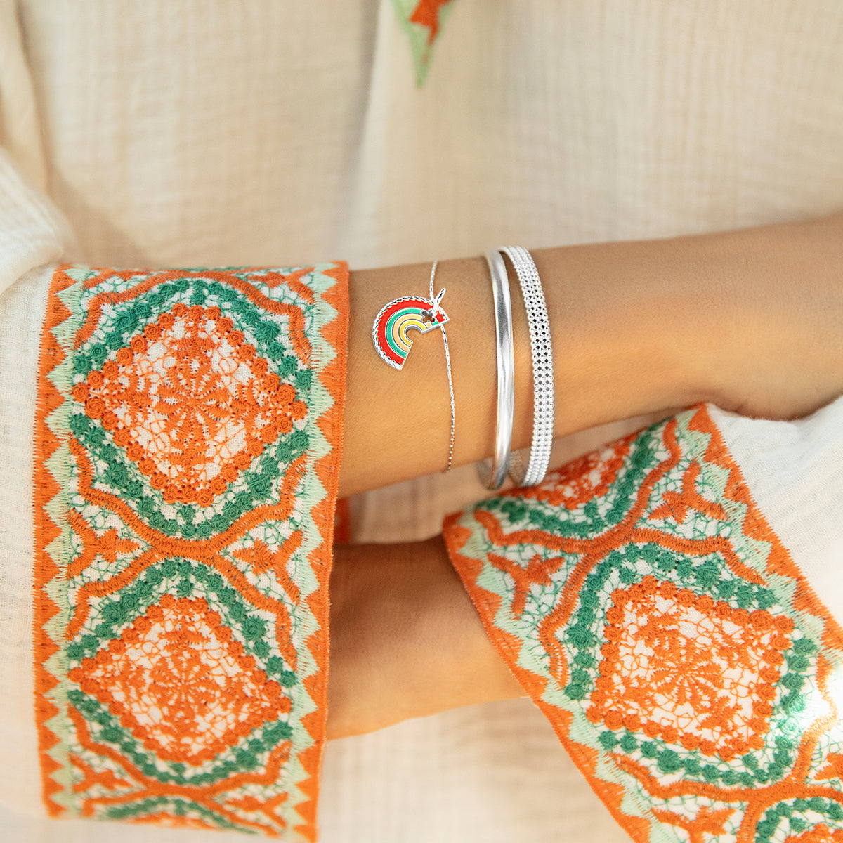 Ethno Armreif No.1 versilbert - Detailansicht