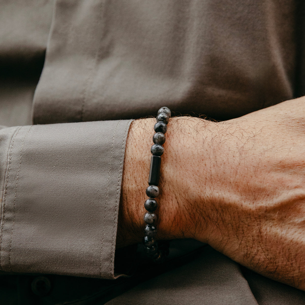 Herrenarmband aus Labradorit Steinen 0,4 cm - Detailansicht