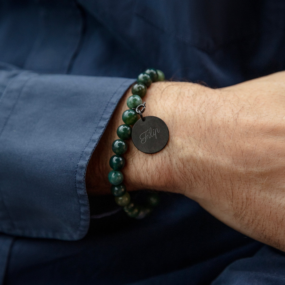 Herrenarmband aus Achat Steinen 0,8 cm mit 2 cm Medaillon mattschwarz - Detailansicht