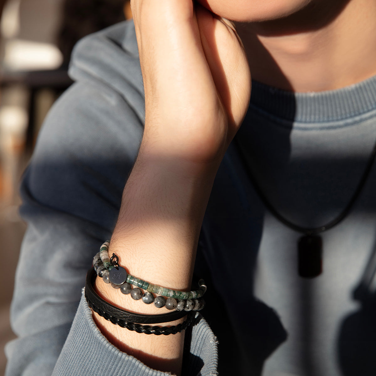 Herrenarmband aus Leder mit Labradorit Steinen 0,6 cm - Weitere Detailansicht