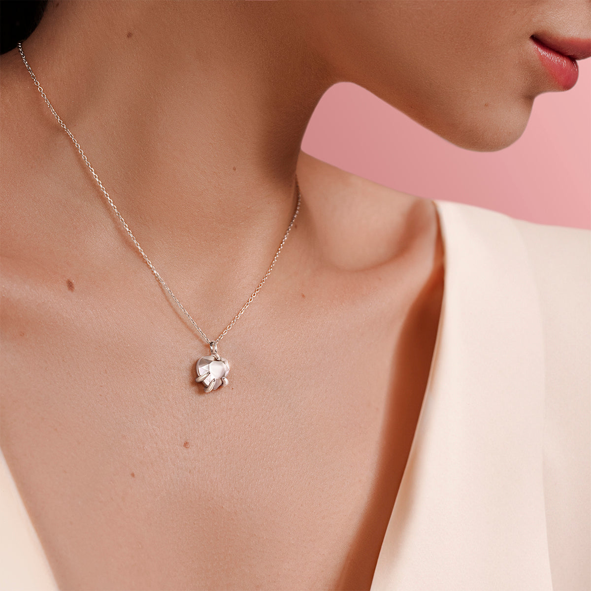 Halskette Amour mit Herz aus weißem Kristall, versilbert - Detailansicht