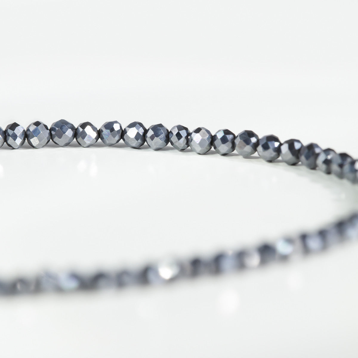 Halskette aus Terahertz Steinen