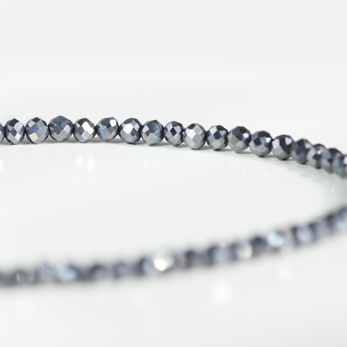 Armband aus Terahertz Steinen mit Anhänger Lune 1 cm, vergoldet