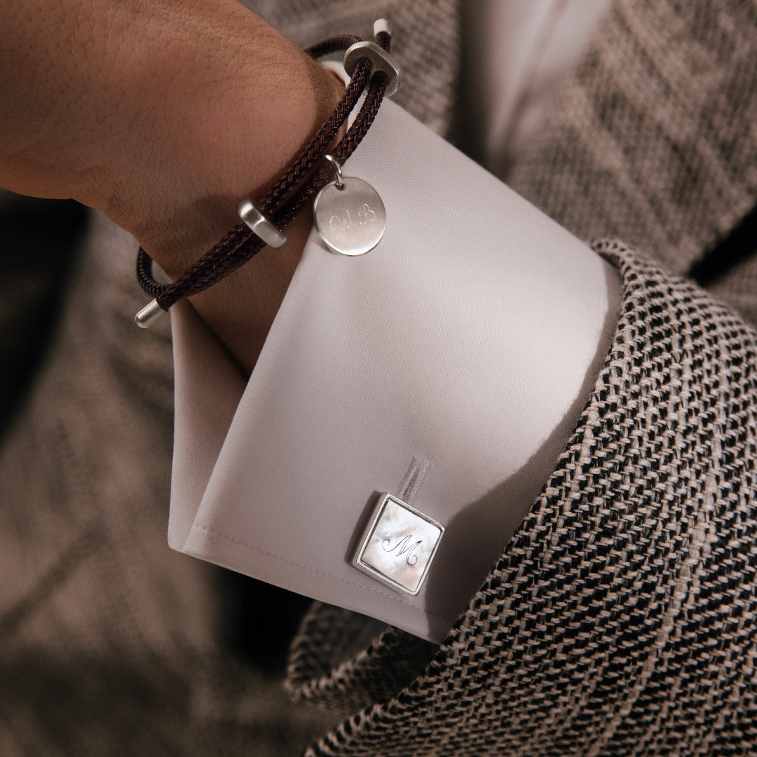 Quadratische Manschettenknöpfe mit hellem Perlmutt weiße Vergoldung - Detailansicht