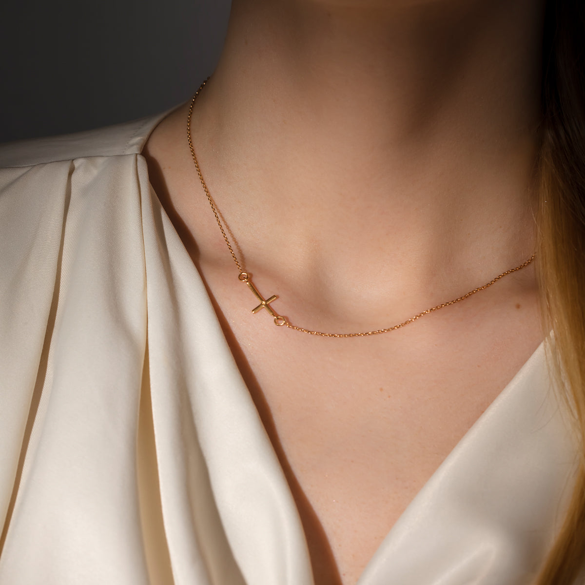 Halskette Kreuz vergoldet - Detailansicht