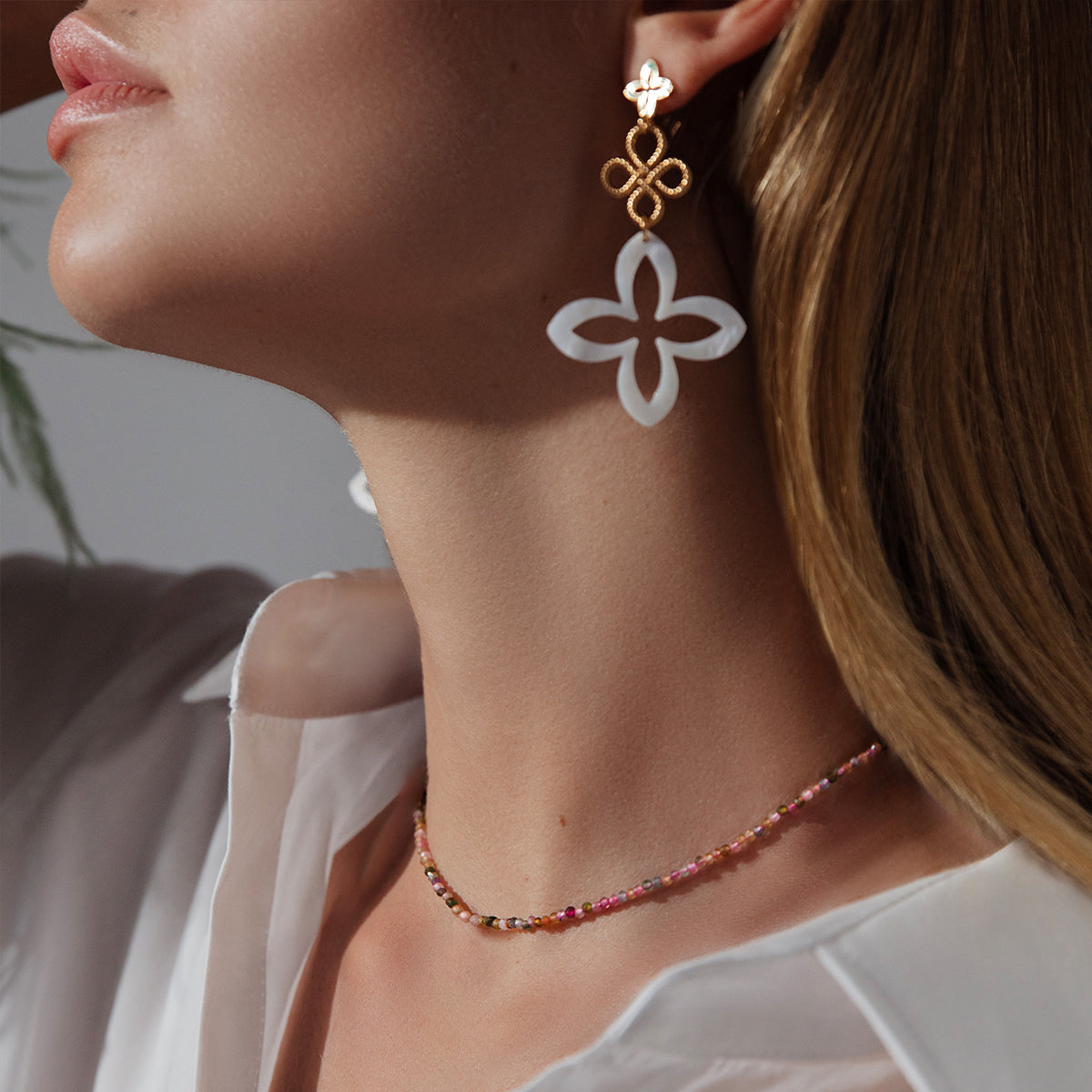 Halskette aus Turmalin Steinen, versilbert - Detailansicht