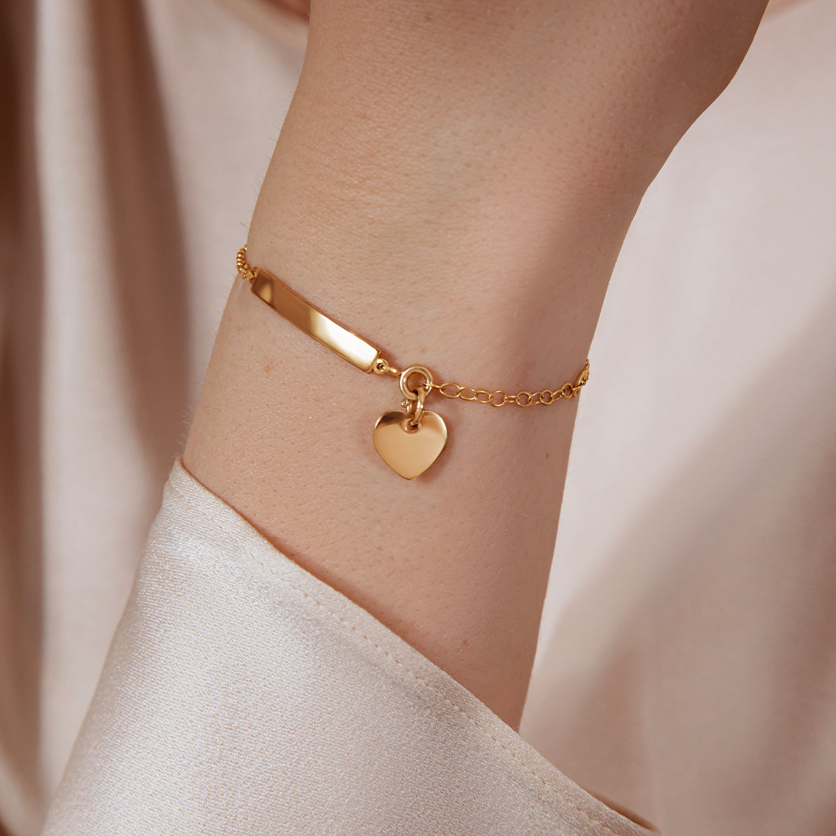 Armband mit gravierbarer Platte und Herz 1 cm vergoldet - Weitere Detailansicht