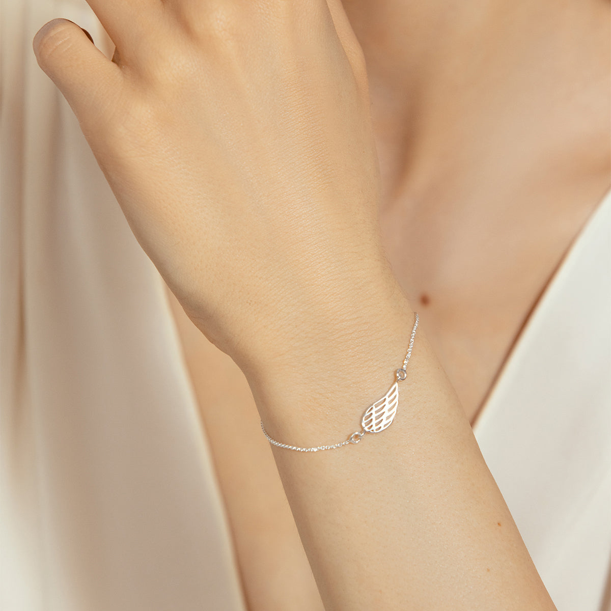 Armband Flügel silber - Detailansicht