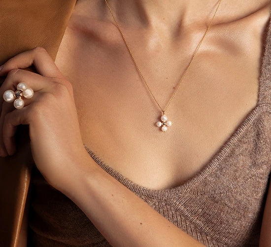 Halskette Kügelchen mit Luck-Anhänger mit Perlenvergoldet - Detailansicht