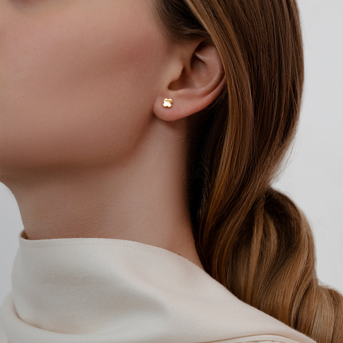 Ohrstecker Etincelle Kleeblatt 0,6 cm aus 585er Gelbgold - Detailansicht