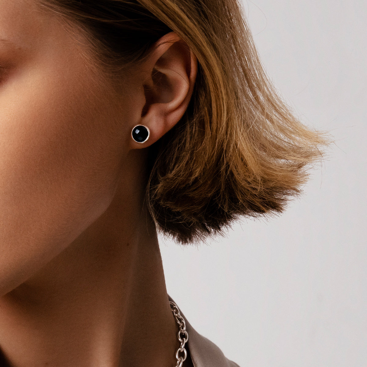 Ohrringe mit schwarzem Quarz versilbert - Detailansicht