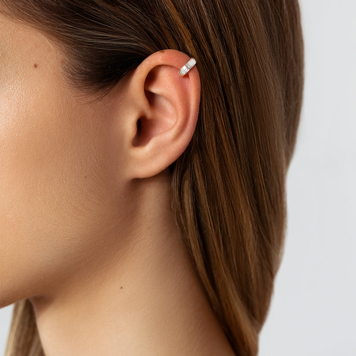 Ear Cuff Ethno No.2 versilbert - Detailansicht