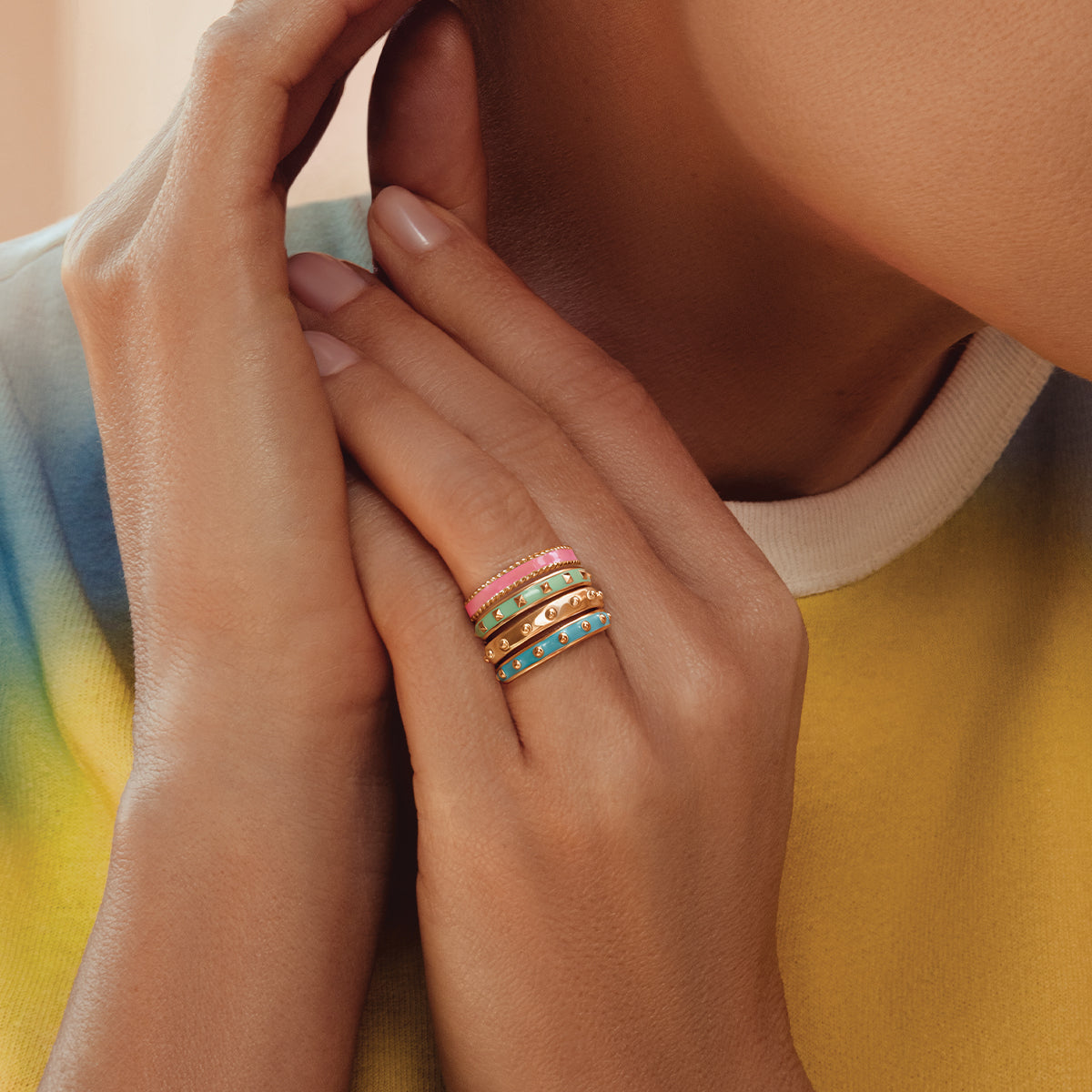 Ring Colors no.2 mit mintfarbener Emaille vergoldet - Detailansicht