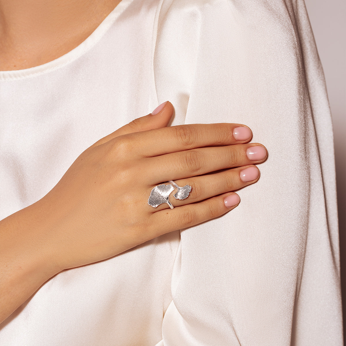 Ring Ginkgo versilbert - Detailansicht