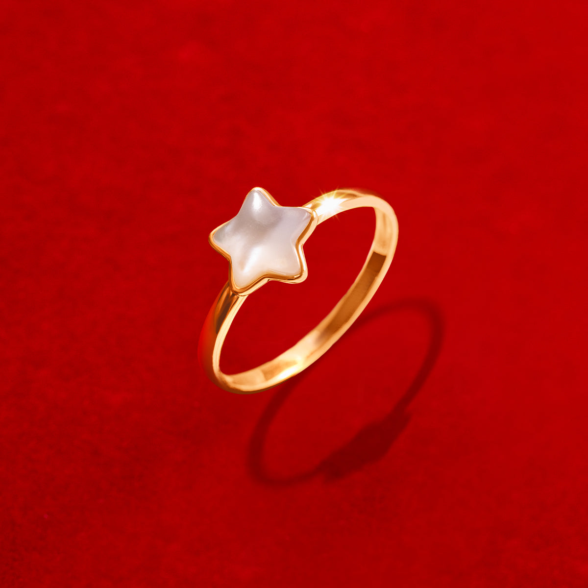 Ring mit Perlmutt Stern n 585er Gelbgold Fassung - Vorderansicht