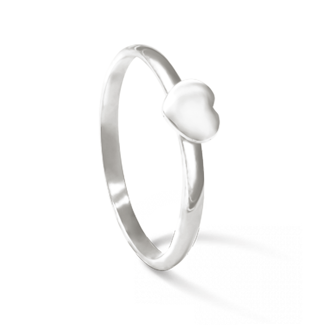 silberner Ring mit Herzmotiv