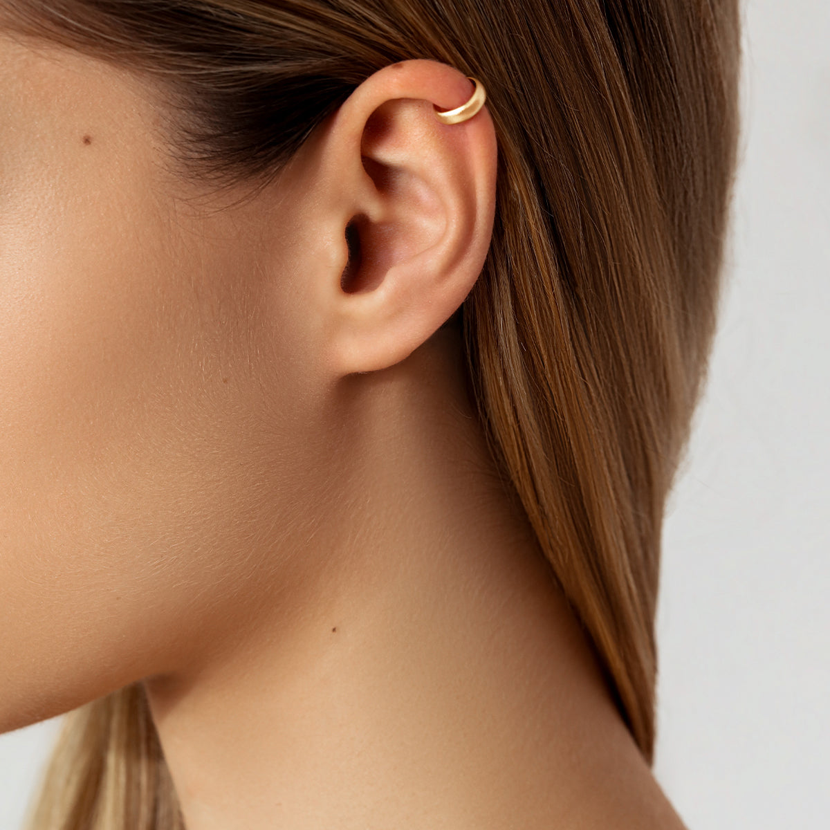 Ear Cuff Ethno No.1 vergoldet - Detailansicht